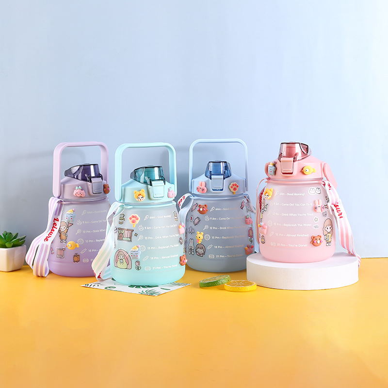 Taza de agua de plástico de grado alimenticio de gran capacidad de color gradiente portátil de paja de dibujos animados taza de abdomen de gran mango elástico tetera de agua