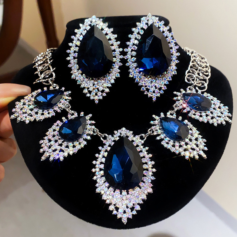 Popular Blue Diamond-Studded Water Drop Earrings and Necklace Set for Evening Dresses and Wedding Gowns, Bridal Accessories with a Light Luxury and High-End Feel