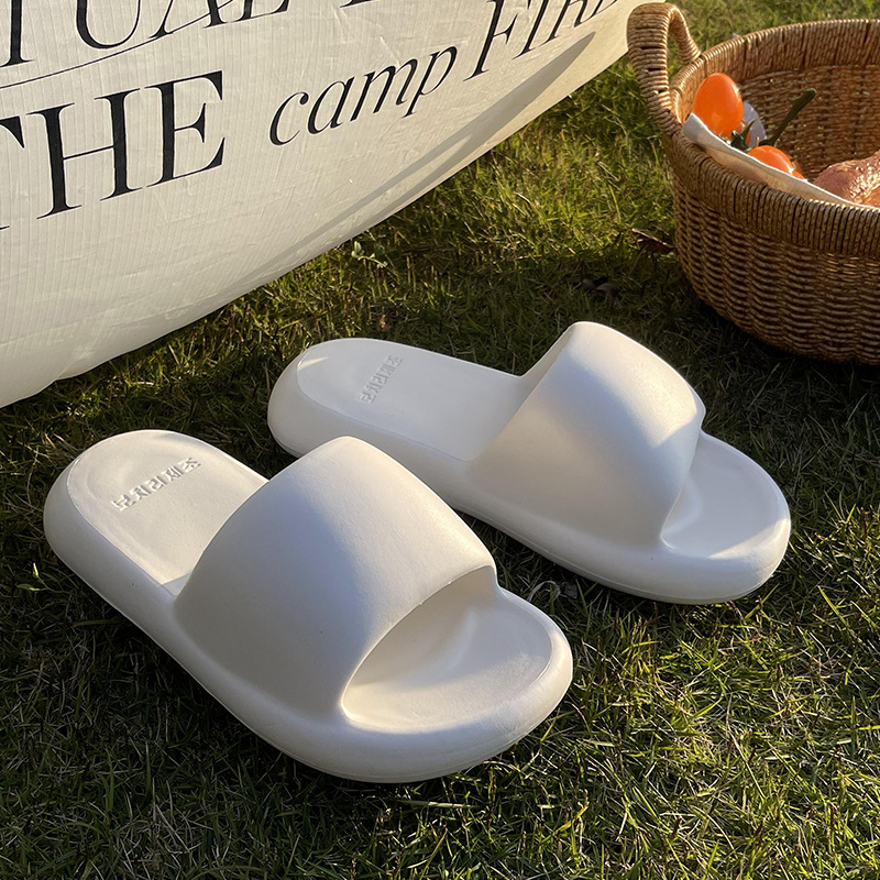 Zapatillas mujer transpirable fondo grueso y suave eva hogar interior antideslizante y desodorante ropa exterior de baño verano sandalias y zapatillas de hombre al por mayor