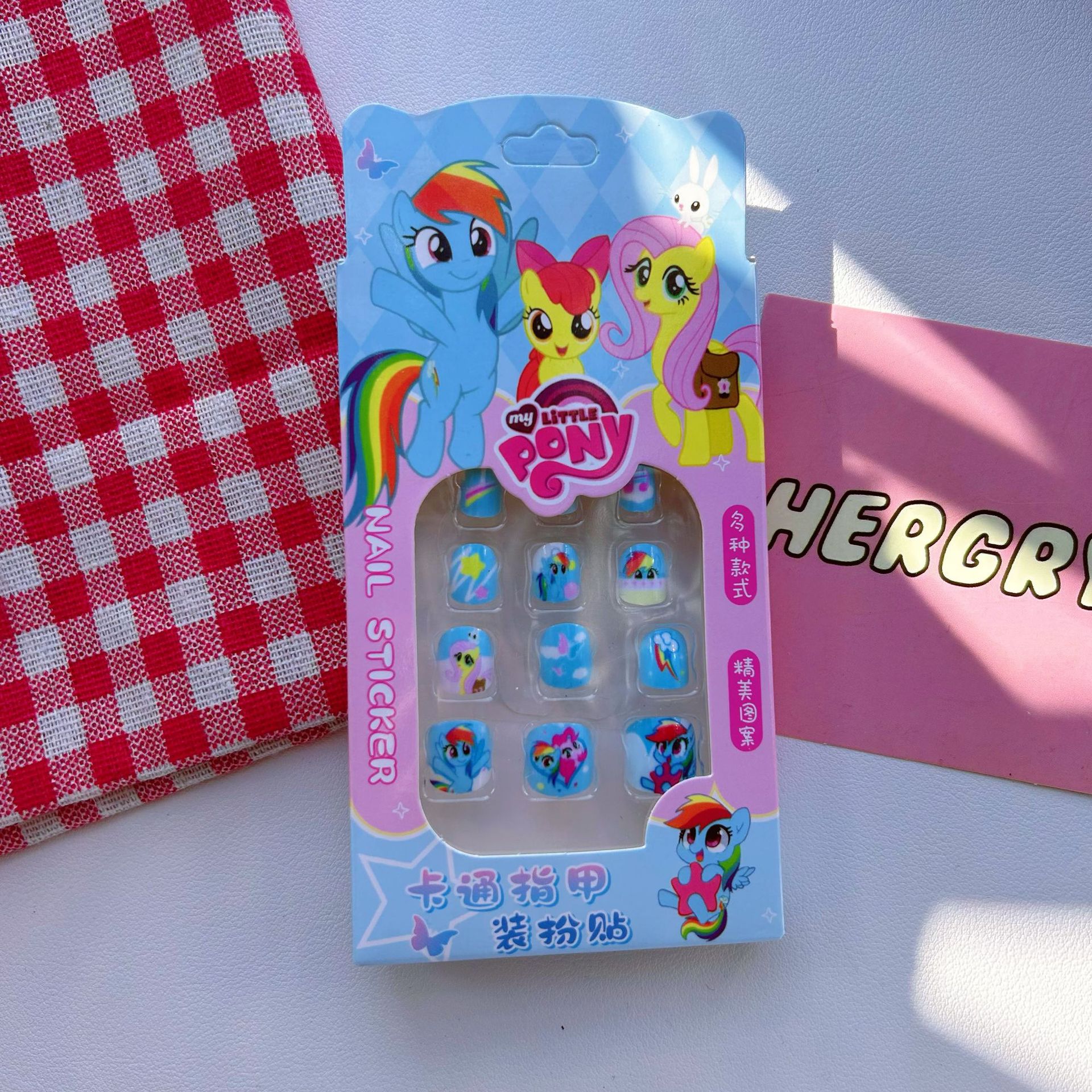 Nuevos niños pony usaba uñas para niñas pequeñas desmontables parches de uñas adorables chicas pegamento de uñas decoración
