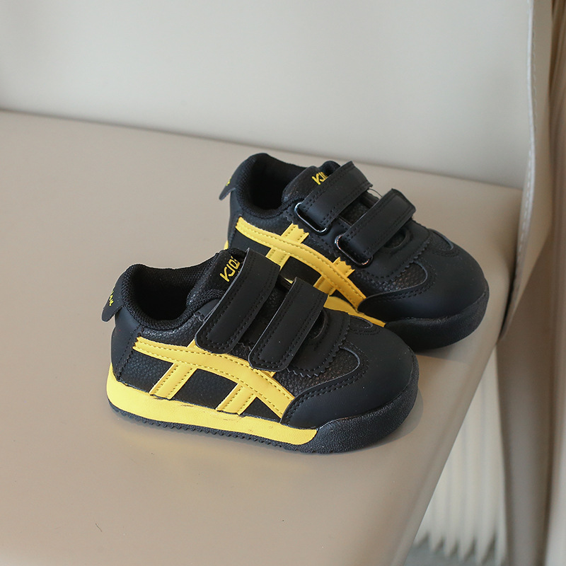 2025 primavera zapatos para bebés antideslizantes zapatos blancos de moda para niños y niñas zapatos de correr suaves para niños y niños zapatos anti-sucio