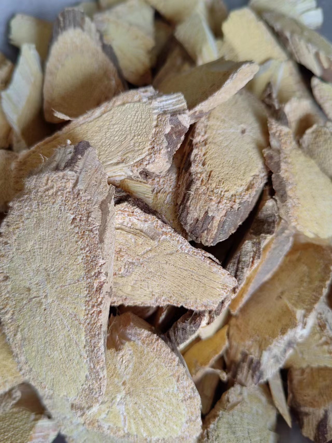 Mu Fang Ji Root (Aristolochia fangchi) — Dried Chinese Herb, 500g key features