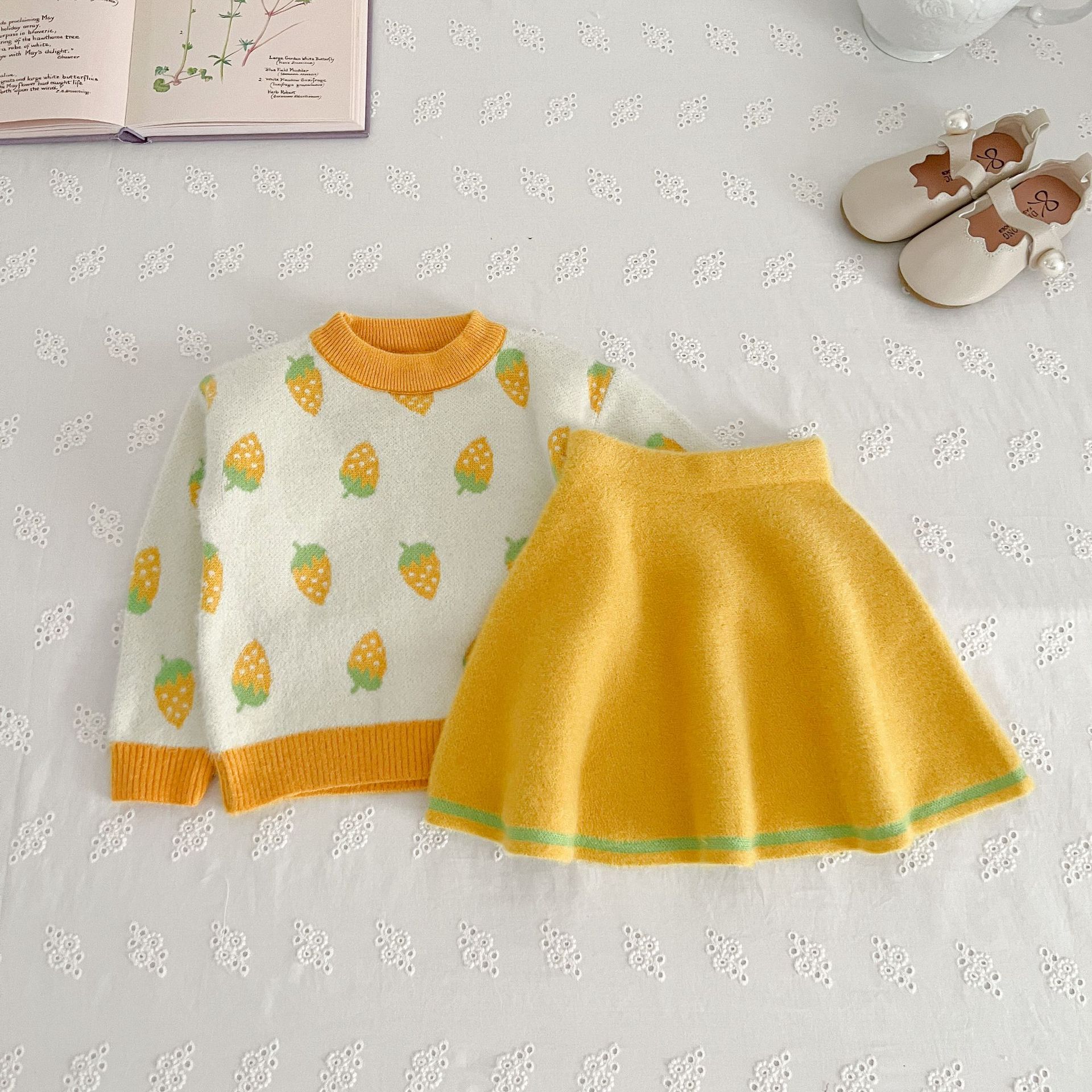 Mädchen pullover erdbeere stricken zwei-stück kleid, baby mädchen herbst und winter neue süße nerz flauschigen kleid_voghion.com