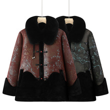 奶奶冬装外套中老年皮毛一体大衣女妈妈保暖上衣老人加绒加厚棉袄