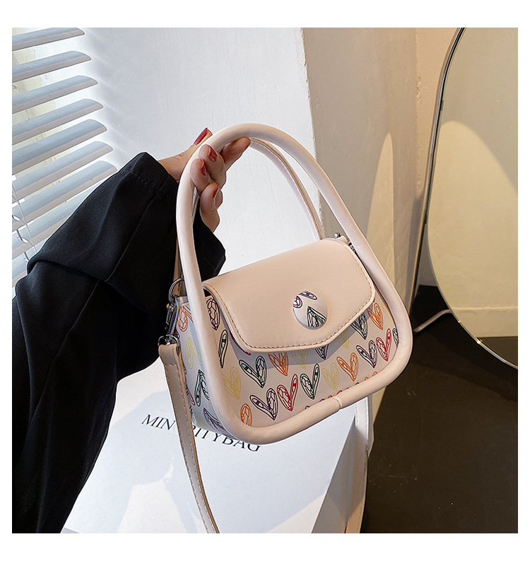 Women's Elegant Fashion Heart Solid Color Soft Surface Square Magnetic Buckle Shoulder Bag Handbag Square Bag Pu Leather Handbags display picture 1