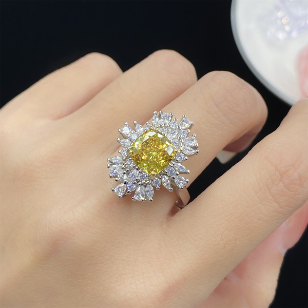 One size elegant ring with zircon