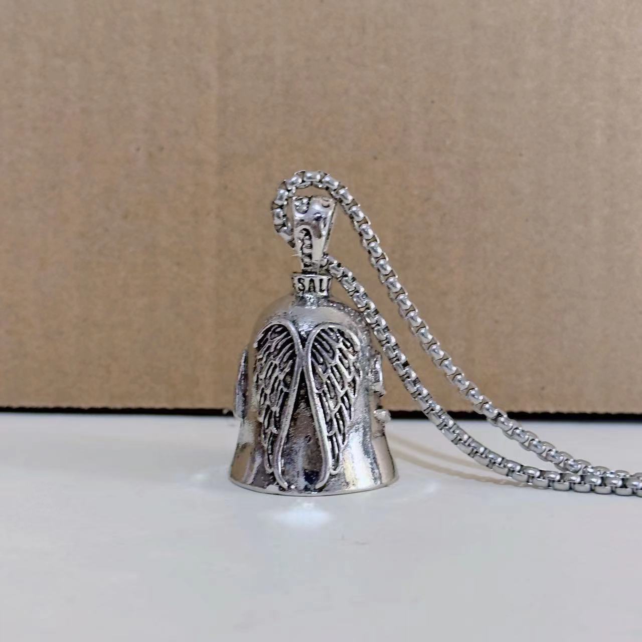 Collar de plumas de ángel