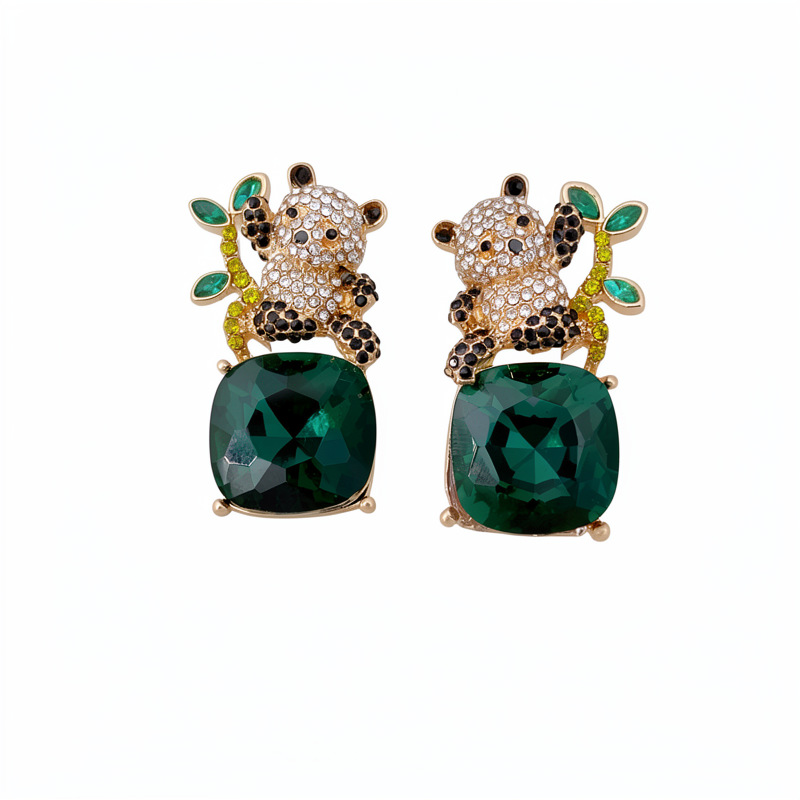 Aguja de plata con diamantes panda cuadrado colgante pernos de orejas de moda exquisita temperamento aretes de nicho de diseño de orejas para mujeres