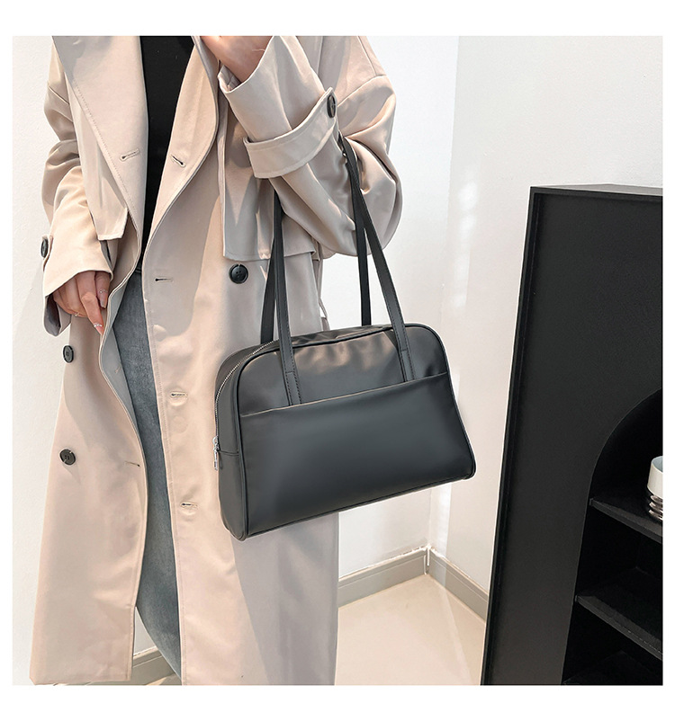 Koreli tarzı büyük kapasiteli tek omuz çantası kadın 2025 sonbahar yeni modeli retro koltuk altı çantası şık minimalist tote çanta
