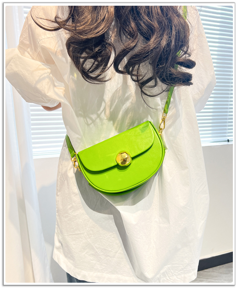 Pequena mala de ombro feminina estilo coreano na moda_voghion.com