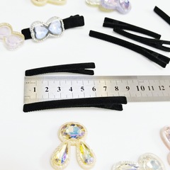 植毛の細いアヒルの口は6cmの黒いサイドを挟んで女性8cmの後頭部のヘアピンを挟みます。