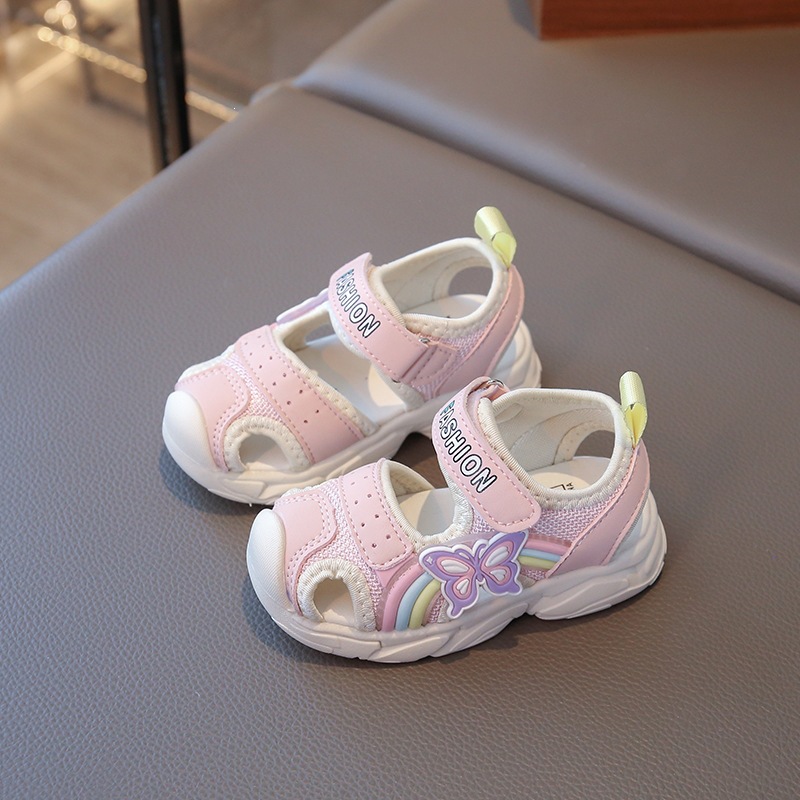 Sandali da bambina in stile coreano con punta chiusa, estate 2026, scarpe da spiaggia per bambine e in età prescolare, scarpe funzionali con tacco basso e traforate._voghion.com