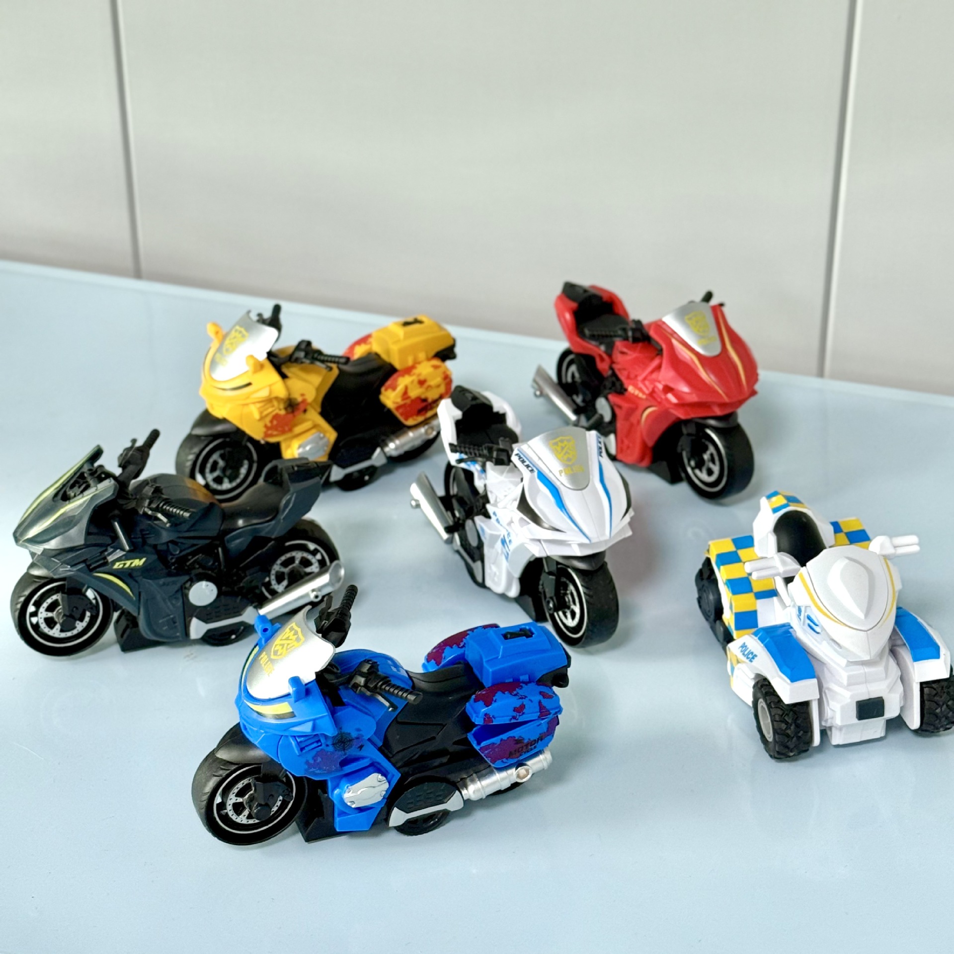 Modelo de coche de simulación motocicleta inercial para niños colisión deformable coche de policía especial juguete regalo al por mayor