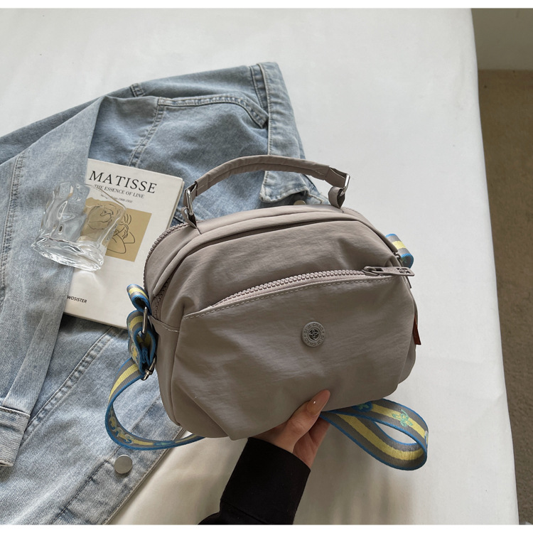 Bolso de tela de nylon coreano para mujeres 2026 nuevo bolso de tendencia transfronteriza pequeño bolso de hombro de viaje ligero image 10