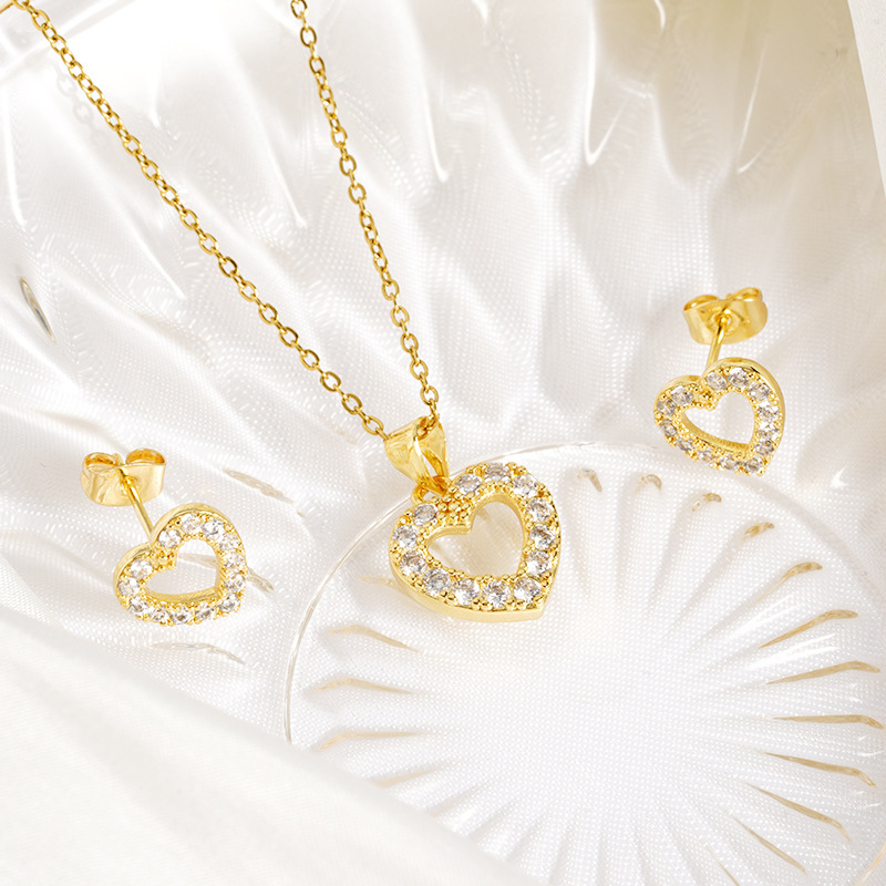 Antiguo estilo europeo y americano, color con incrustaciones de amor, collar hueco, pendientes, moda, lujo ligero, joyería de larga duración para mujeres