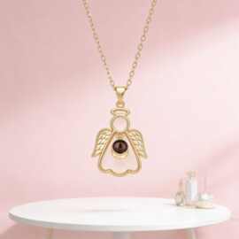 100种语言我爱你铜镀翅膀投影项链时尚高级感简约锁骨链图片定 制