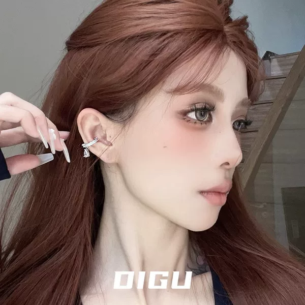 Light Luxury, Exquisite and High-End Feel, Micro-Encrusted Water Drop Zircon Ear Cuff, Unique Design, Minimalist Style, Non-Pierced Ear Jewelry