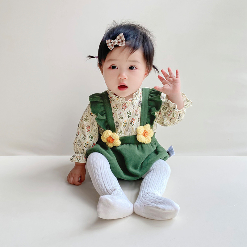 Autumn baby clothes small flower fake two-piece baby jumpsuit spring and autumn baby girl clothes triangle romper Autumn baby clothes small flower fake two-piece baby jumpsuit spring and autumn baby girl clothes triangle romper