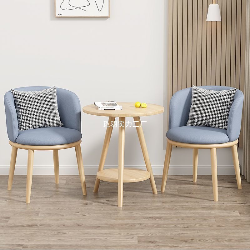 Balcón mesa y silla de ocio sala de estar combinación de mesa y silla de té de lujo ligero B & B Hotel Negociación Juego de tres piezas de mesa y silla de celebridades de Internet