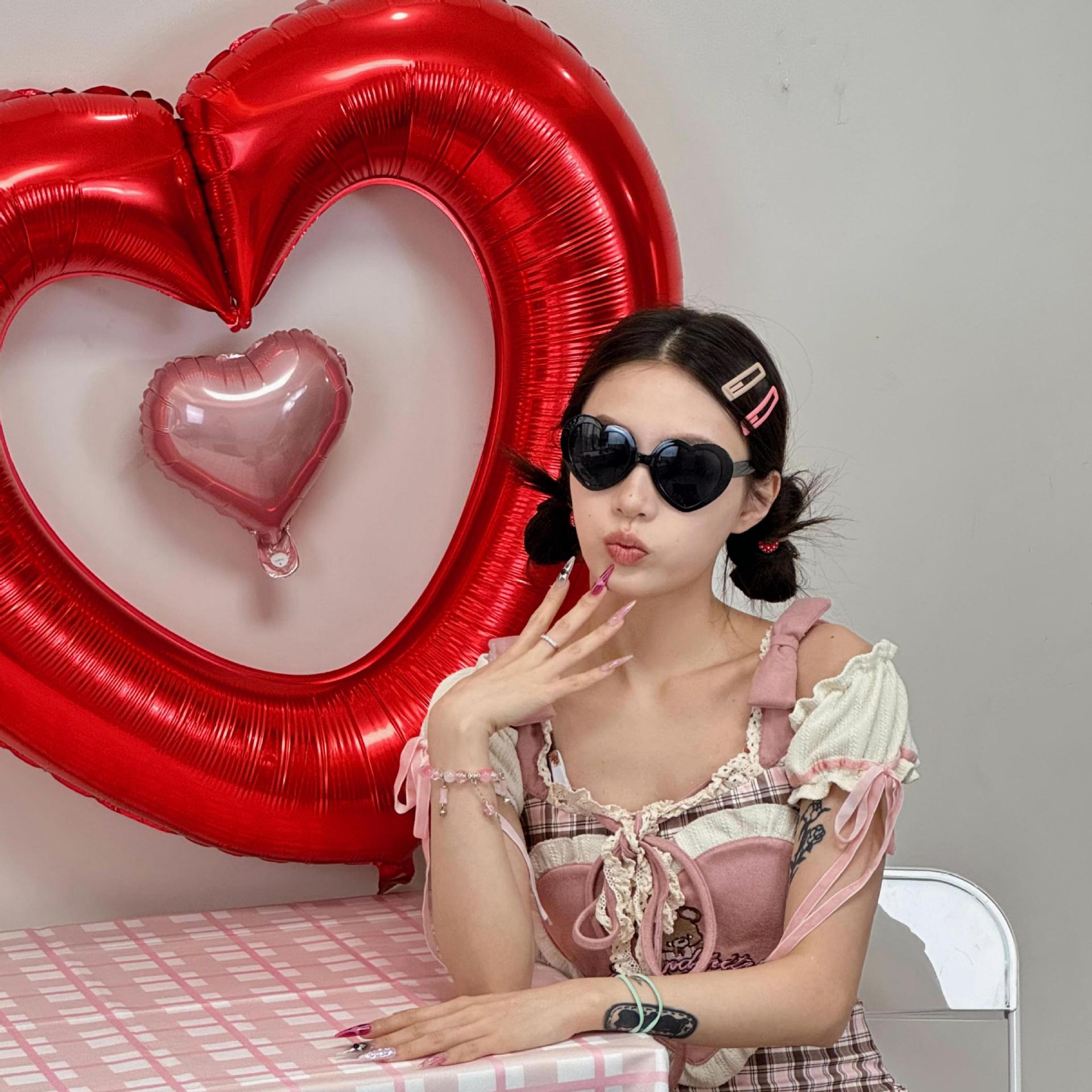 Gafas de Sol para Fiesta con Forma de Corazón 14.3x6 cm de Plástico y AC, Decorativo, para Fiestas y Moda
