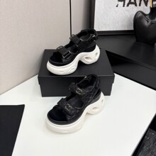 ߶Ʒ|2025ļ¿СLŮЬeһ֎Ь¶ֺЬ