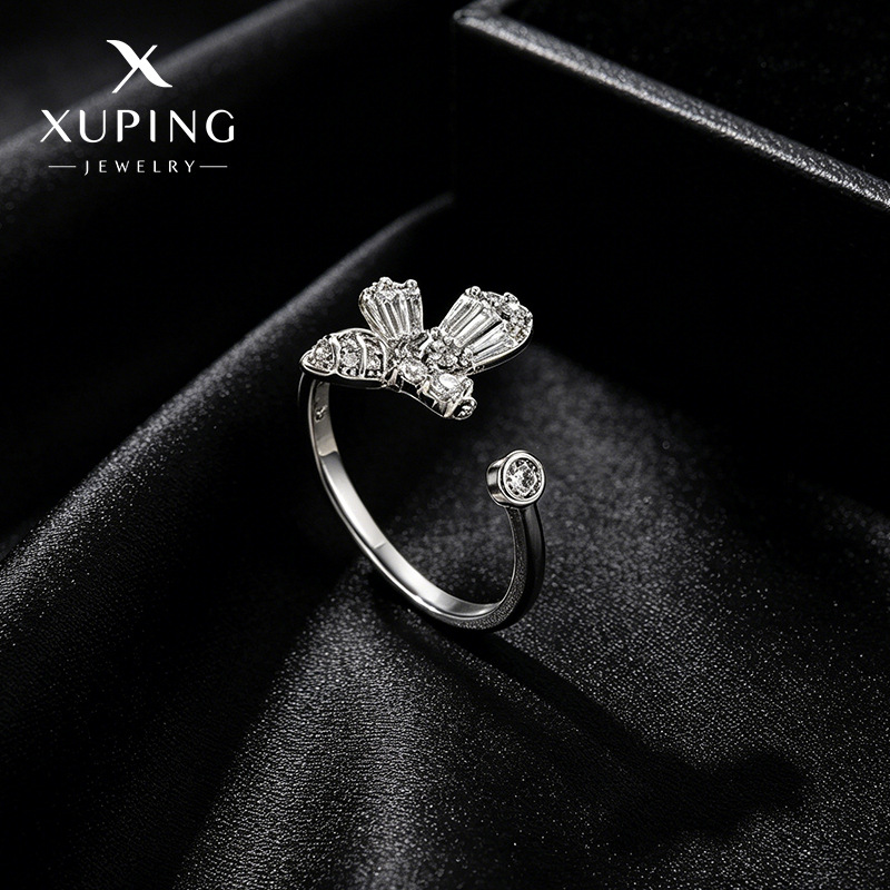 Xuping lujo ligero anillo de mariposa de diamante completo nicho de diseño ins anillo de calidad de la moda joyas personales al por mayor