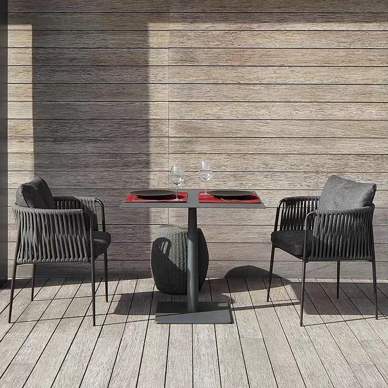 Mesa y silla al aire libre, patio, silla de caña, simple impermeable, protección solar, casa, jardín, restaurante, balcón al aire libre, combinación de tablero de roca