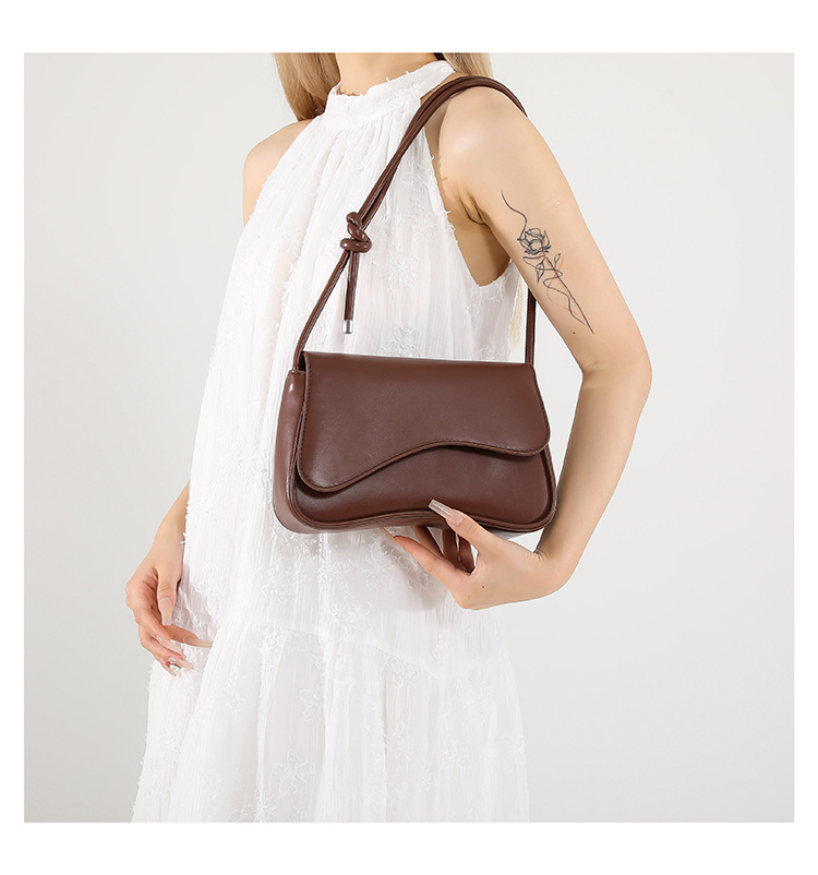 Underarm bag for women, new autumn 2024 fashion and niche design, single-shoulder crossbody bag, stylish and relaxed small square bag undefined