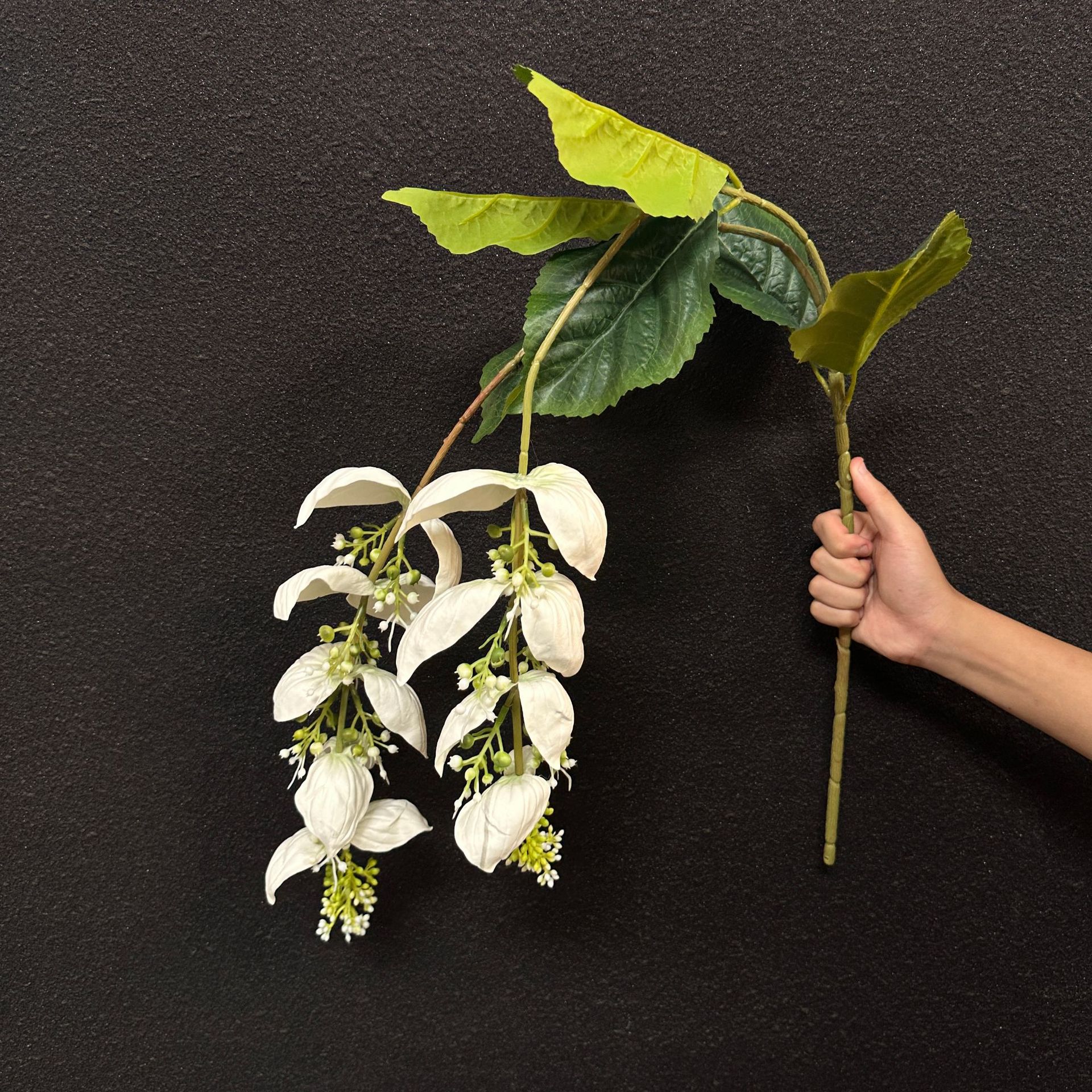 Flores falsas blancas Flores artificiales Flores para bodas Auditorio de bodas Decoración del hotel Techo artificial Flores artificiales Flores falsas