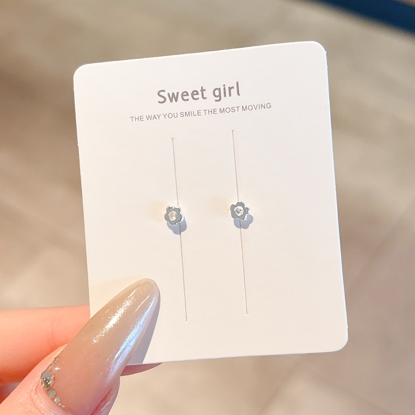 Pendientes de aleación Pendientes de alta calidad de perlas para mujer Pendientes exagerados de temperamento de lujo ligero coreano Pendientes largos con borlas al por mayor