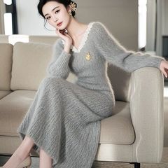 超好看灰色修身毛衣长袖连衣裙女2025冬季法式内搭打底针织长裙子