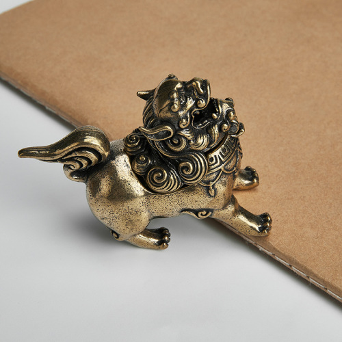 Pure brass aged unicorn incense burner hollow Pixiu stepping on snakes and auspicious animals aromatherapy burner Chinese style home furnishings crafts