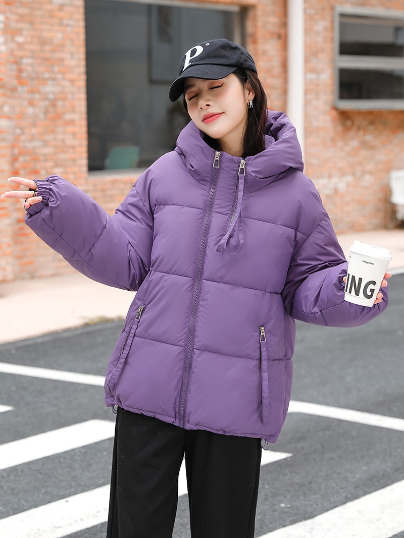 2023 nueva ropa de algodón de pluma coreana para mujeres corto engrosado con sombrero suelto con cremallera de diseño de pan pequeño