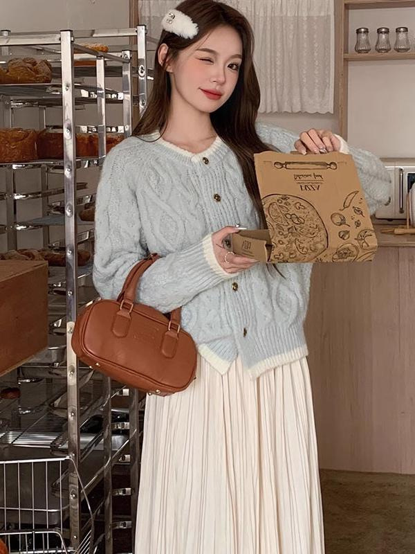 奶蓝色浣熊绒麻花圆领毛衣外套女秋冬慵懒小个子短款针织开衫|undefined
