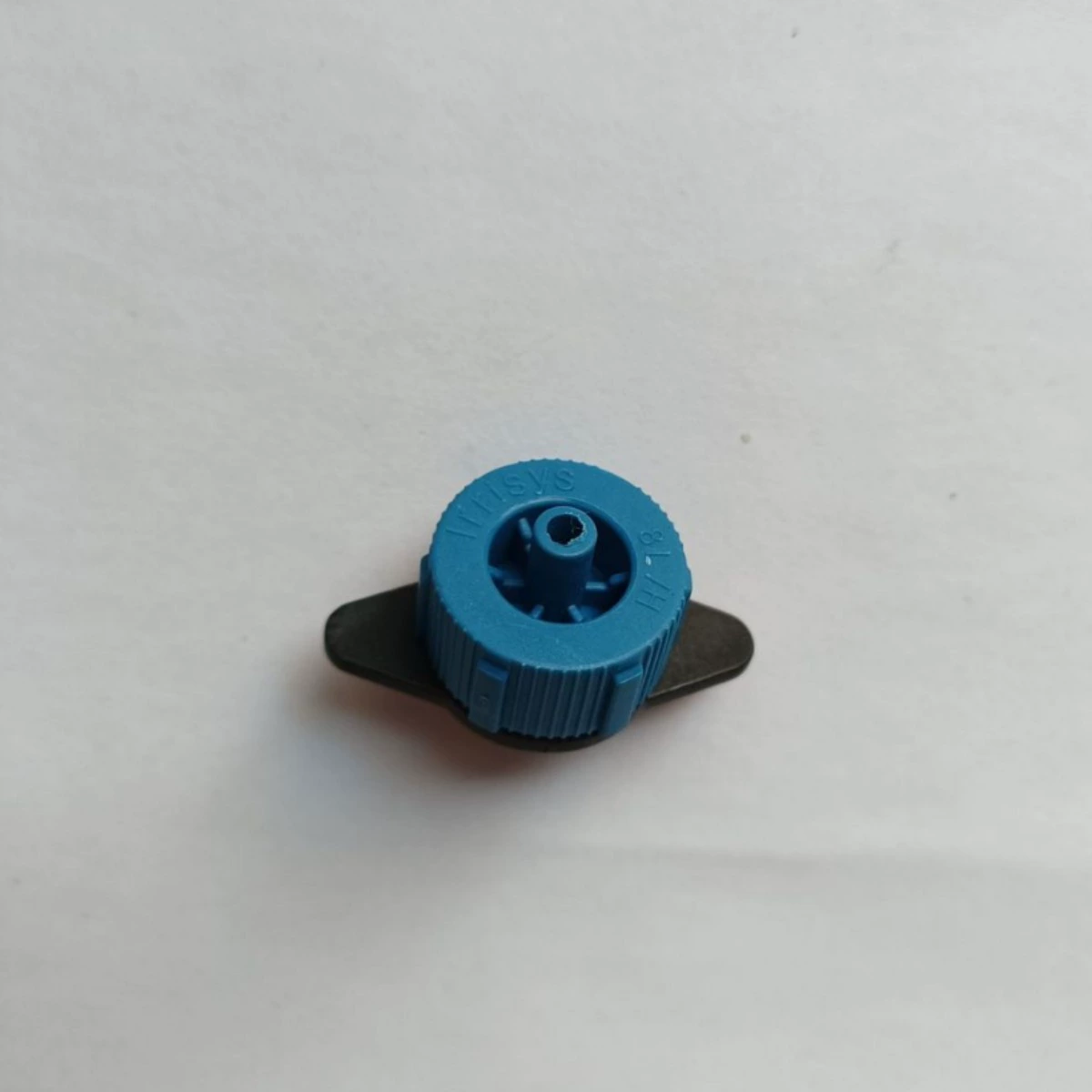 Производитель продает может быть оснащен небольшой трубкой для выхода, аксессуарами для капельницы с верхней компенсацией давления трубки для горного сада.