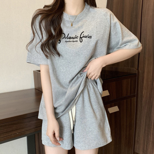Casual Fashion Set for Women - Summer Thin Loose Trendy Versatile Hong Kong Style Sports Short Sleeve Shorts Two-Piece Set