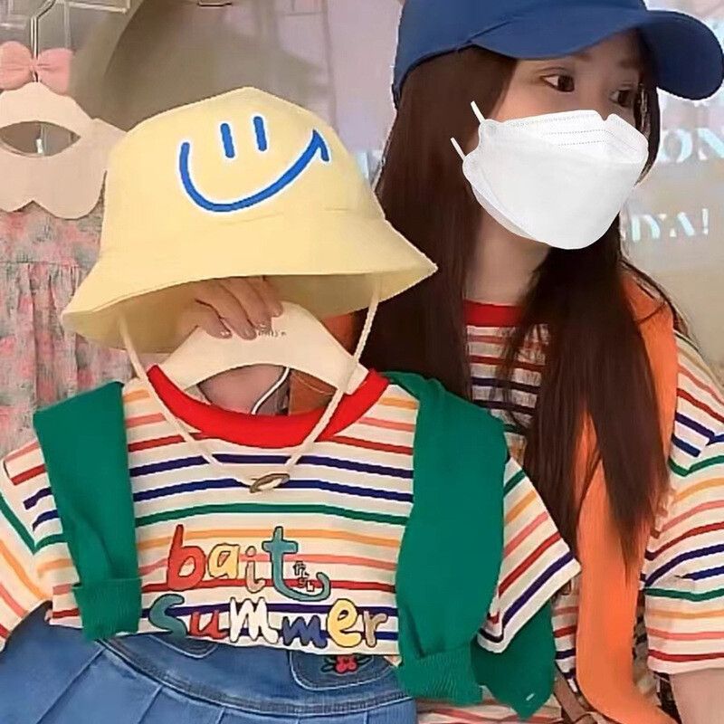 Desgaste de padres e hijos verano nueva camiseta de manga corta Arco Iris a rayas estilo occidental estilo de moda occidental de tres o cuatro bocas