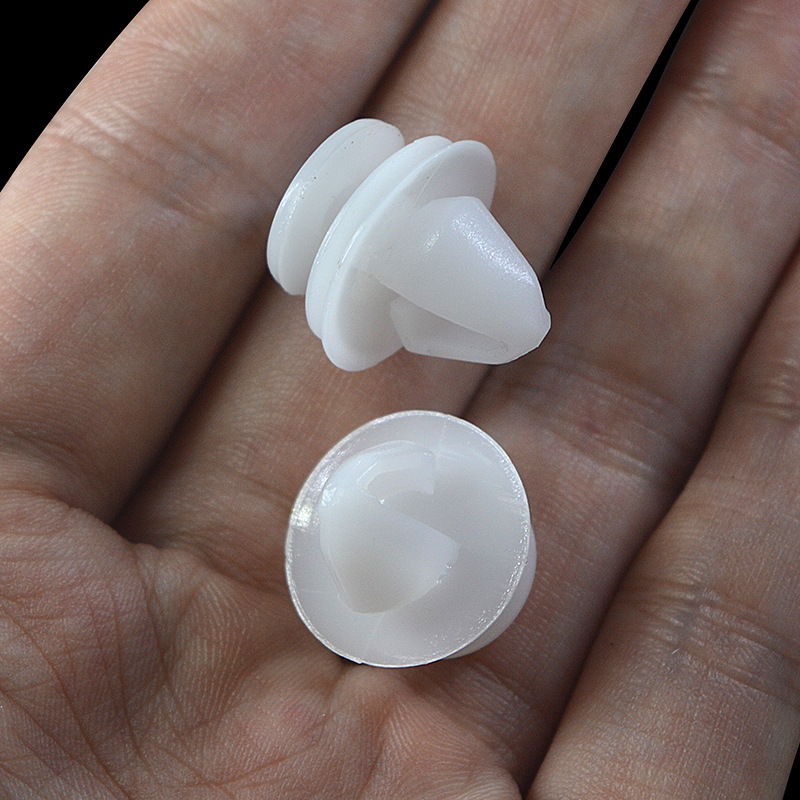 Adecuado para Dongfeng Peugeot Mercedes-Benz accesorios de coche clip hebilla puerta panel plástico nylon hebilla al por mayor D149