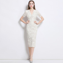 法式复古宫廷风高定轻奢手工订花长款蕾丝显瘦连衣裙短袖V领礼服