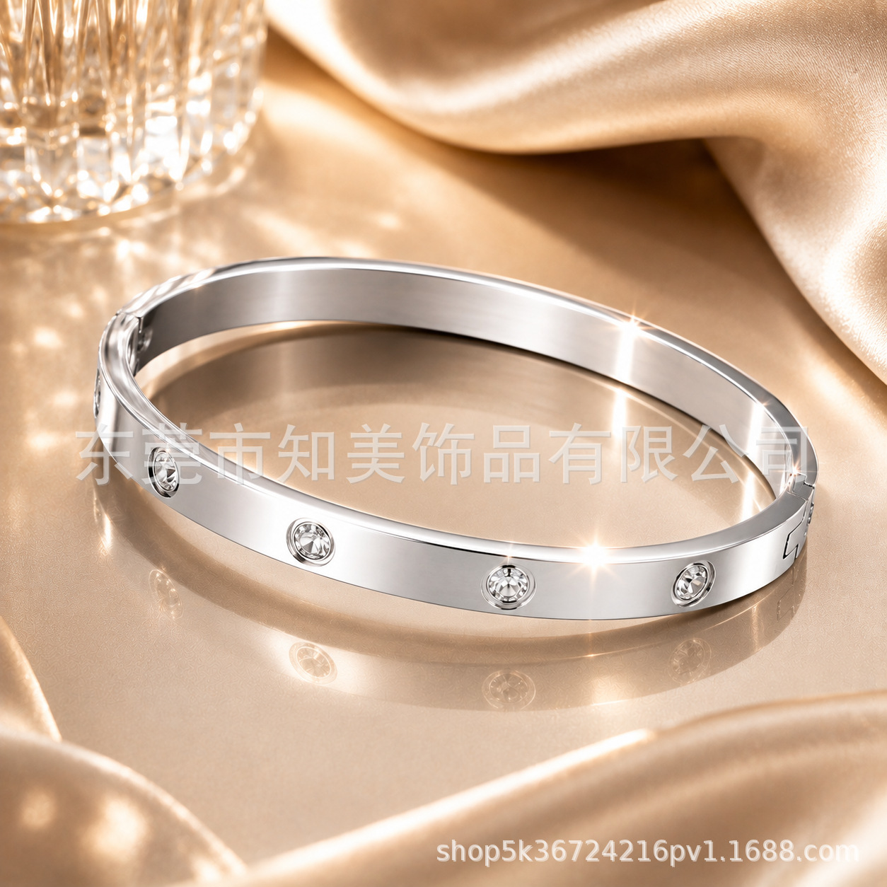 Grenzüberschreitender Bestseller Außenhandel Hot-Sale Douyin Influencer Live-Shopping Lagerbestand vollständig funkelndes Titanstahl-Armband für Damen farbbeständig Modeschmuck Großhandel