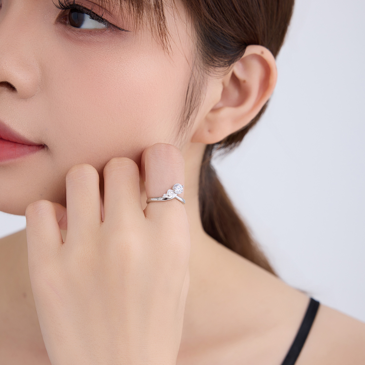 Xuping simple ins anillo de aleación de cobre estilo lujoso temperamento ligero anillo de boda damas joyas transfronterizas al por mayor
