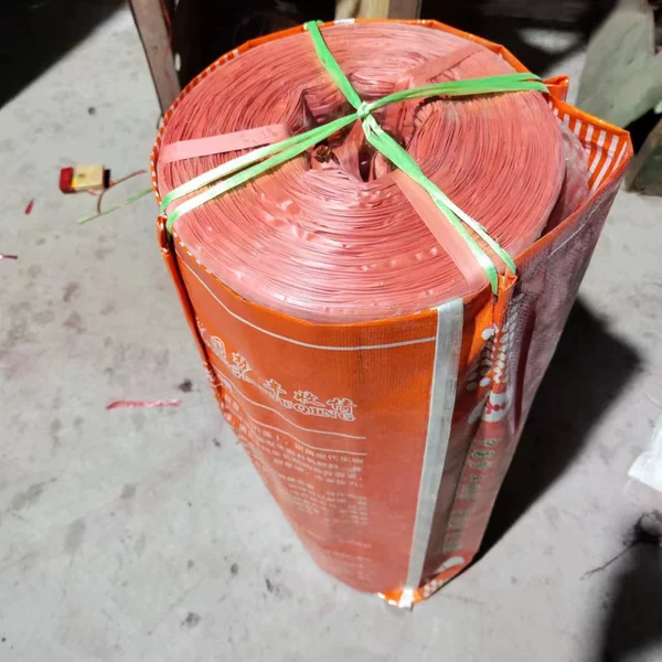 Material red, 4cm wide - two pieces totaling 10kg