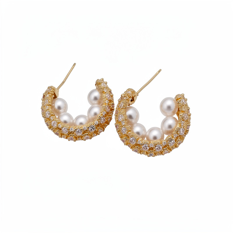 Agujas de plata zircon perlas en forma de C temperamento palacio exquisitos pendientes de nicho ligero de lujo alta sensación de auriculares al por mayor
