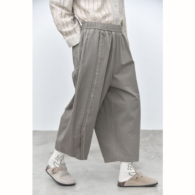 【Three and Two Outlets】Autumn New Product: Graffiti Line Ruffle Pleated Japanese Style Casual Versatile Cropped Pants 5k803 # 【Three and Two Outlets】Autumn New Product: Graffiti Line Ruffle Pleated Japanese Style Casual Versatile Cropped Pants 5k803 #