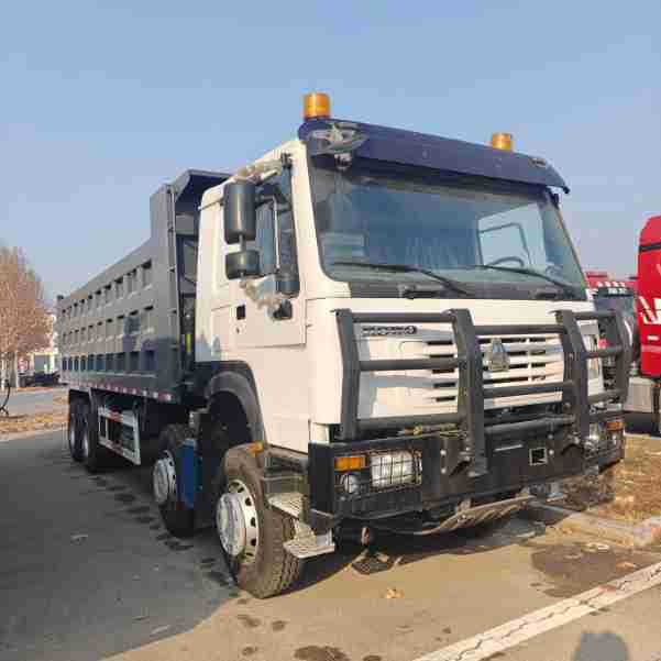 Exported dump truck, front four rear eight axle muck dump truck, used HOWO rear eight wheel 6X4 dump truck