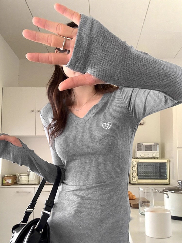 美式复古修身V领爱心刺绣打底衫女25秋季新款百搭学生百搭上衣女|undefined