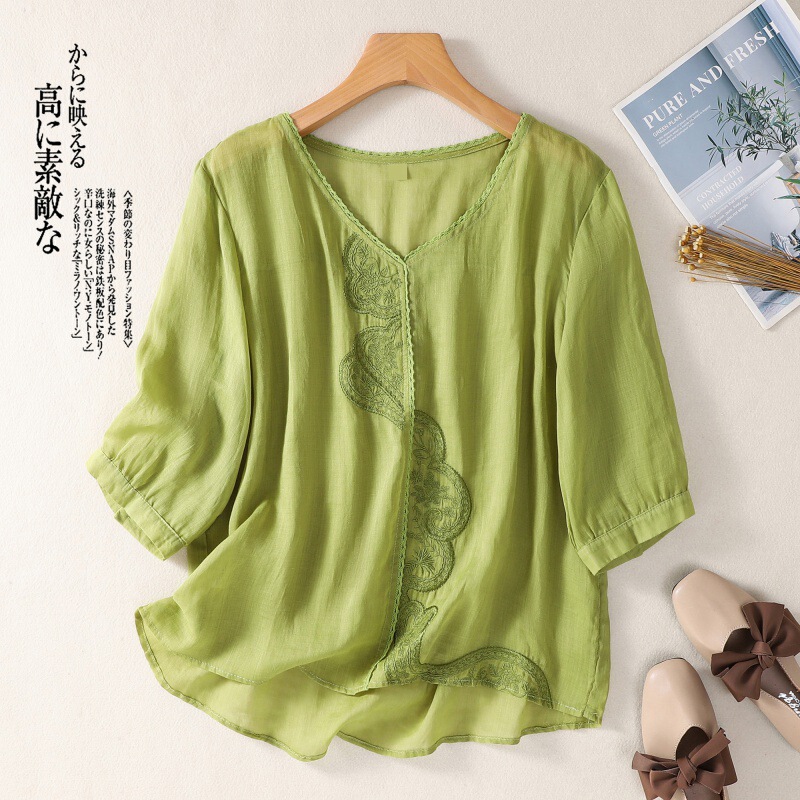 Real Shot of 2026 Summer New Vintage Embroidered Cotton and Linen Shirt for Women, Loose Fit, Slimming Shirt, V-Neck, Solid Color Short-Sleeve T-Shirt