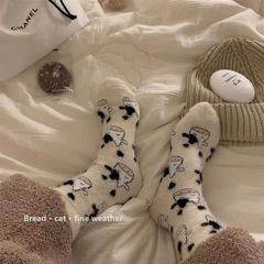 ミンクの毛の靴下の女性の春と秋の中筒の厚いベルベットの保温のサンゴの毛の冬の防寒睡眠の床の月子