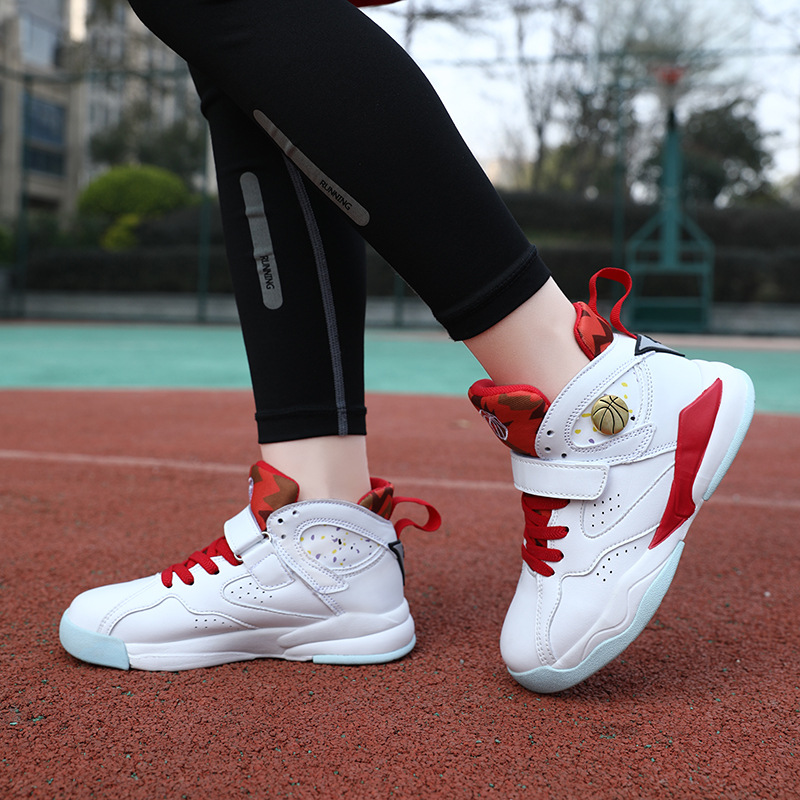 Basketballsko til børn åndbare med velcro_voghion.com