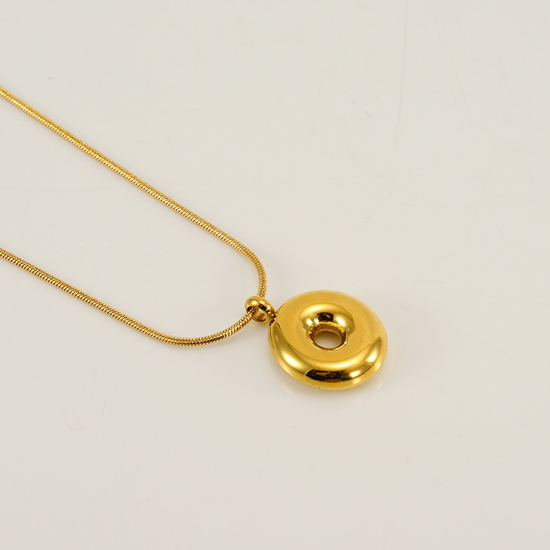 Burbujas transfronterizas 26 letras inglesas colgante brillante collar nicho universal oro acero titanio joyería collar